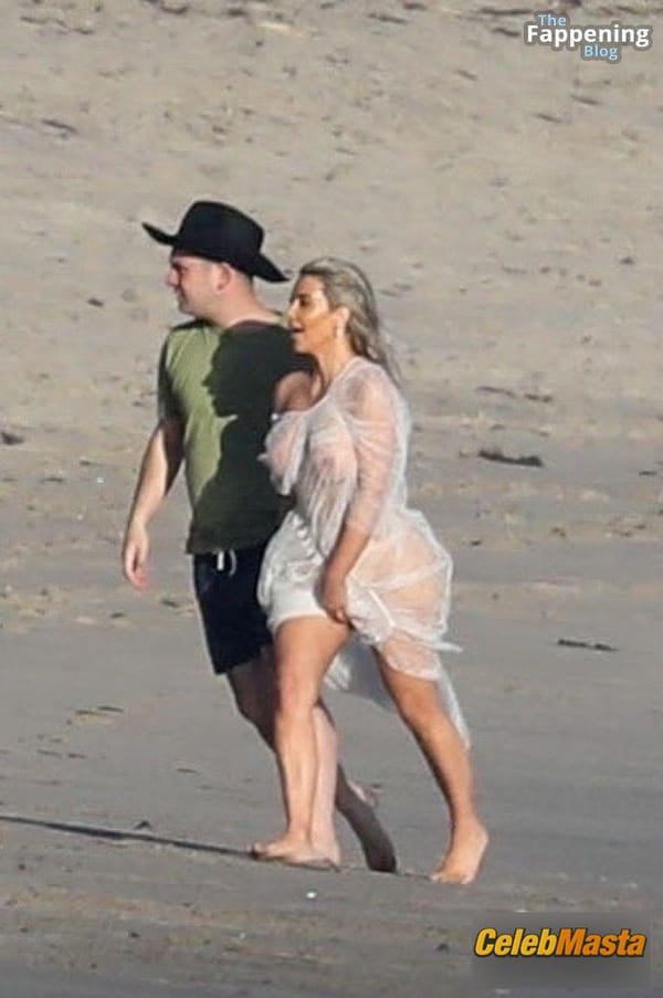 Kim Kardashian’s Collection photo 27