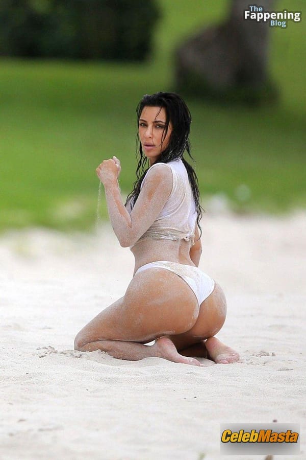 Kim Kardashian’s Collection photo 36