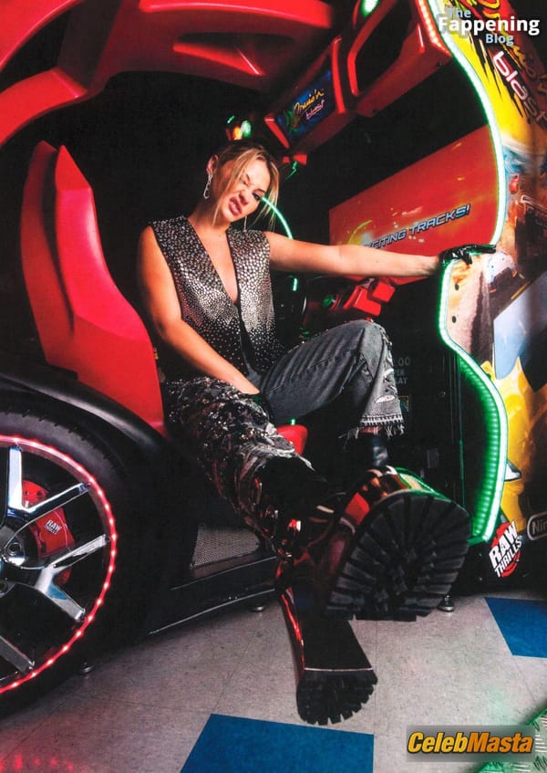 Madelyn Cline Cleavage Photoshoot for Cosmopolitan Magazine photo 10