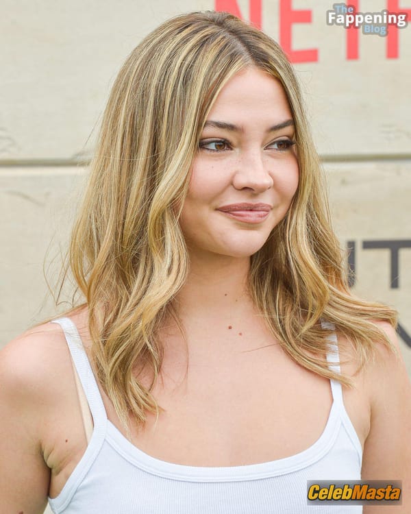 Madelyn Cline in Jeans and White Tank at Poguelandia: A Netflix Outer Banks Event, Los Angeles photo 19