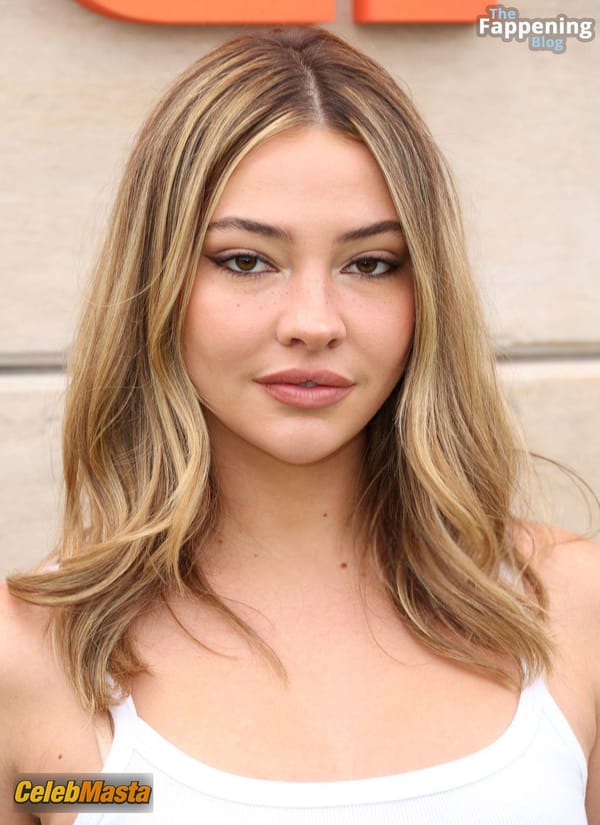 Madelyn Cline in Jeans and White Tank at Poguelandia: A Netflix Outer Banks Event, Los Angeles photo 46