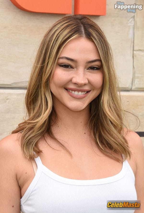 Madelyn Cline in Jeans and White Tank at Poguelandia: A Netflix Outer Banks Event, Los Angeles photo 59