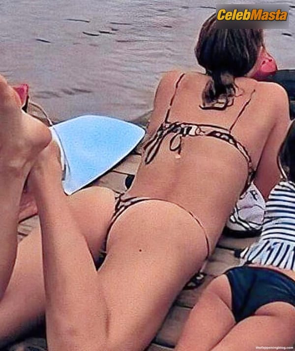 Madelyn Cline Tits And Ass Photos Collection photo 17