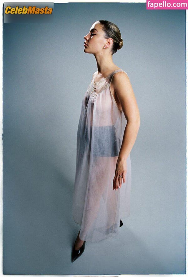 Madelyn Cline Photo Collection Part 2 photo 22