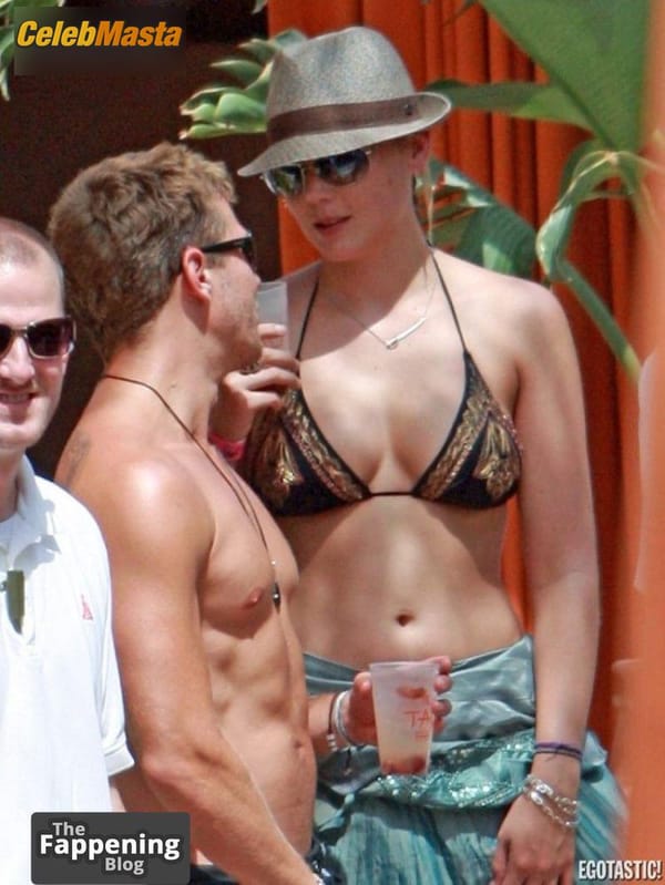 Abbie Cornish Seductive Photos Collection photo 6