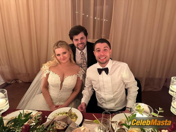 Abigail Breslin At Her Wedding photo 2