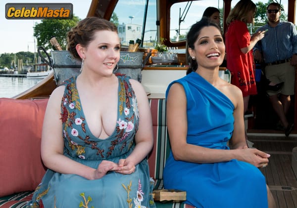 Abigail Breslin Cleavage at the 2016 Greenwich international Film Festival in Greenwich photo 7