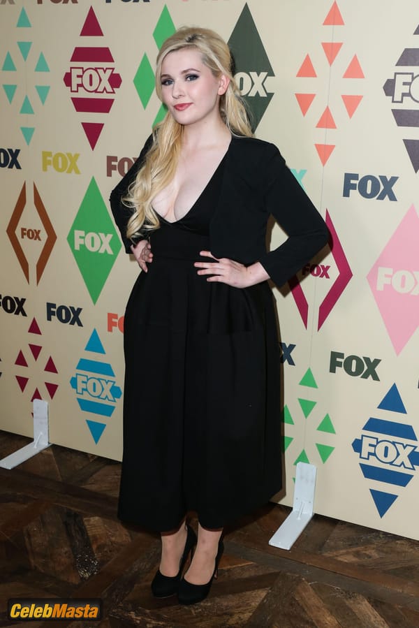 Abigail Breslin Cleavage at the FOX / FX Summer 2015 TCA Party in West Hollywood photo 13