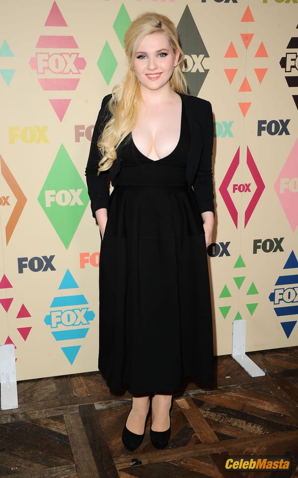 Abigail Breslin Cleavage at the FOX / FX Summer 2015 TCA Party in West Hollywood photo 34