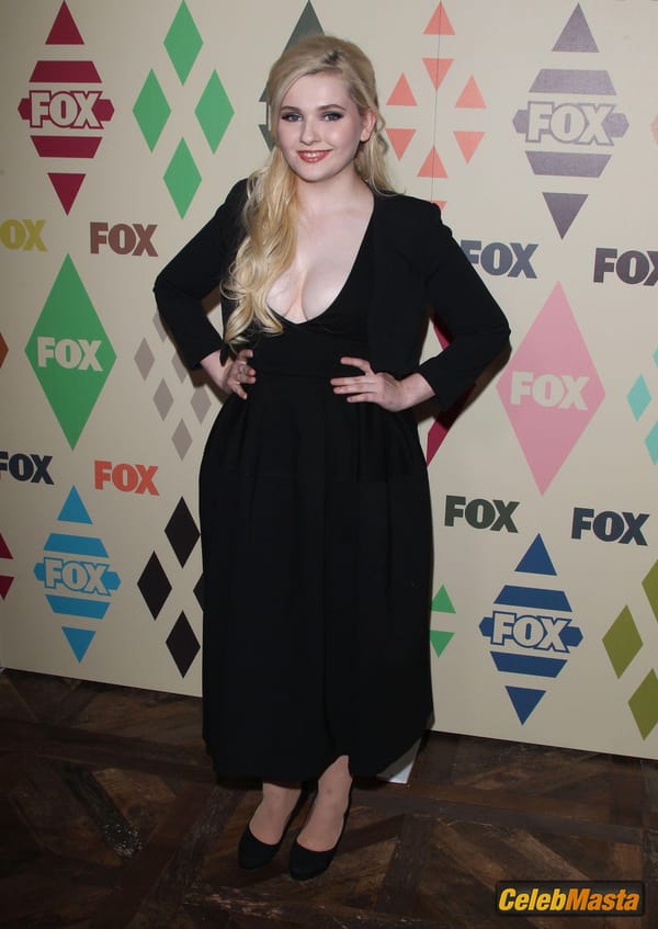Abigail Breslin Cleavage at the FOX / FX Summer 2015 TCA Party in West Hollywood photo 35