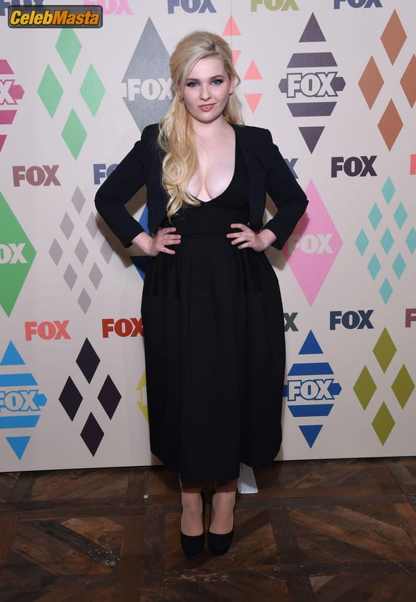Abigail Breslin Cleavage at the FOX / FX Summer 2015 TCA Party in West Hollywood photo 38