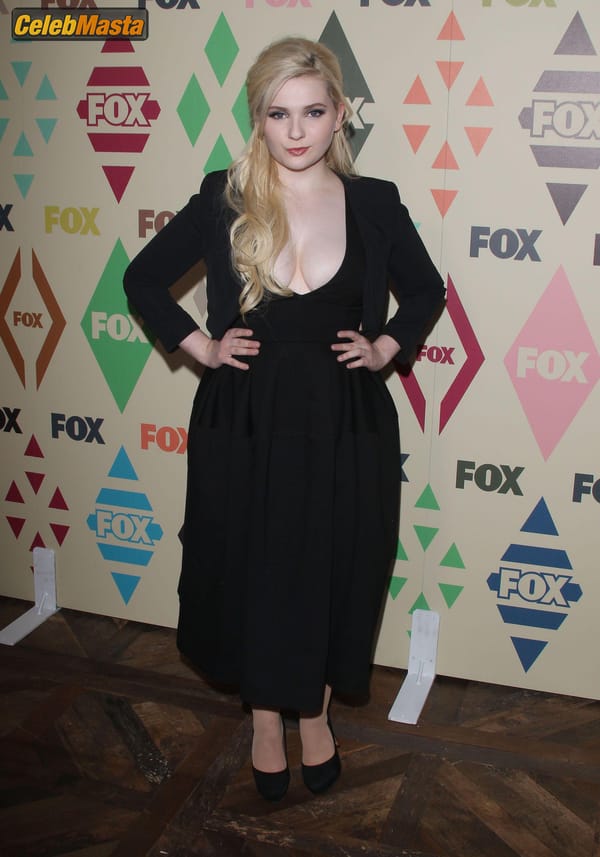 Abigail Breslin Cleavage at the FOX / FX Summer 2015 TCA Party in West Hollywood photo 52