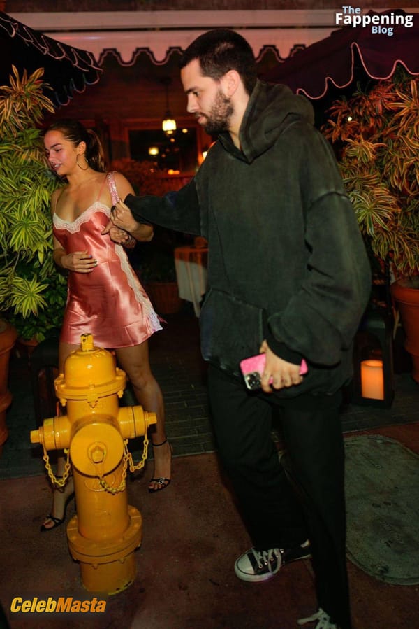 Addison Rae Legs and Cleavage in Miami photo 6