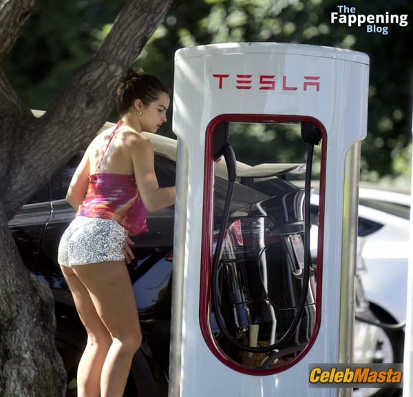 Addison Rae in Shorts photo 11