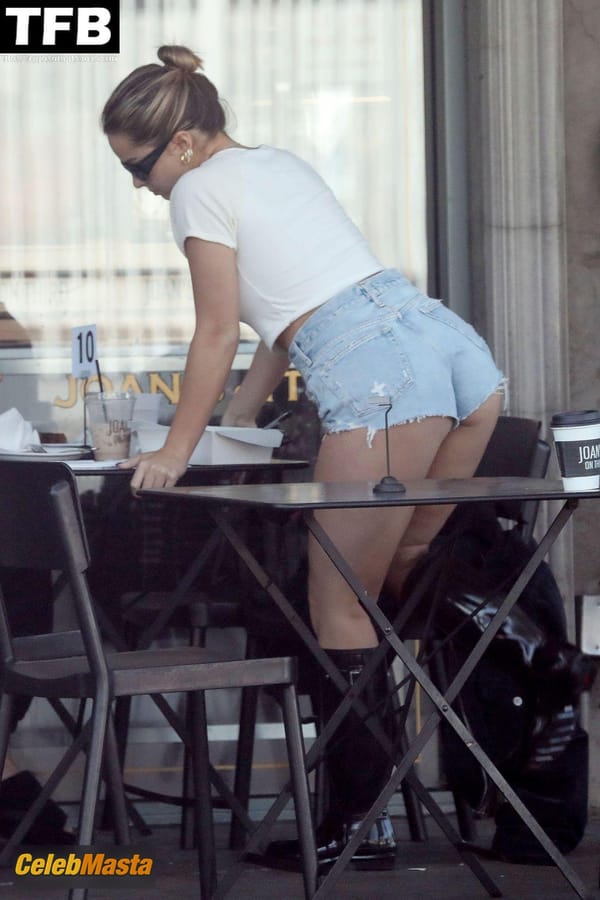 Addison Rae Butt at Joans photo 6