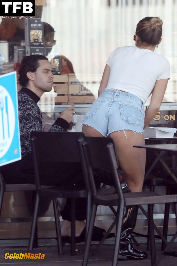 Addison Rae Butt at Joans photo 16