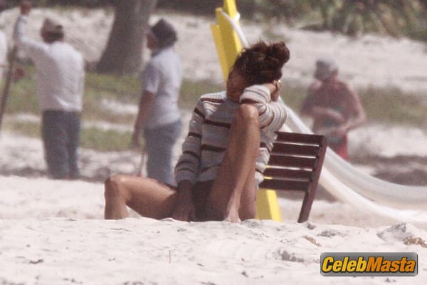 Alessandra Ambrosio Figure Photoshoot for Gal Floripa in Riviera Maya, Mexico photo 14