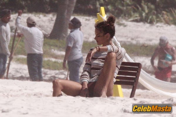 Alessandra Ambrosio Figure Photoshoot for Gal Floripa in Riviera Maya, Mexico photo 15