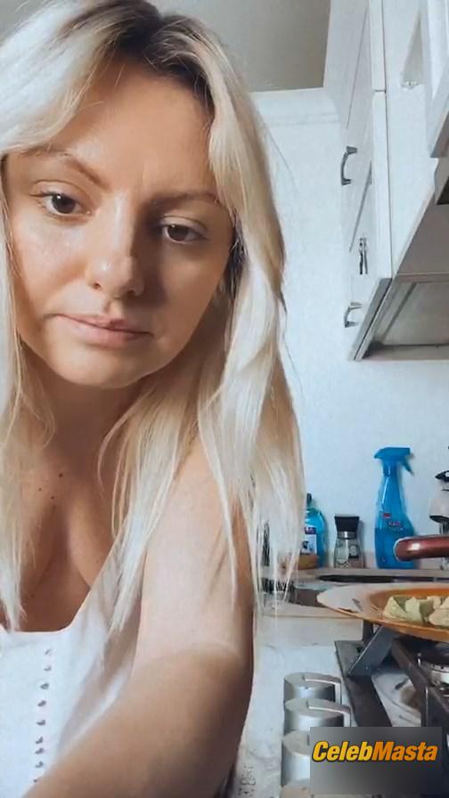 Alexandra Stan Braless Photo Collection (17 Pics) photo 11