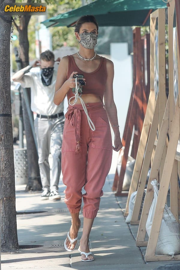Alessandra Ambrosio stops at Urth Cafe in West Hollywood photo 20