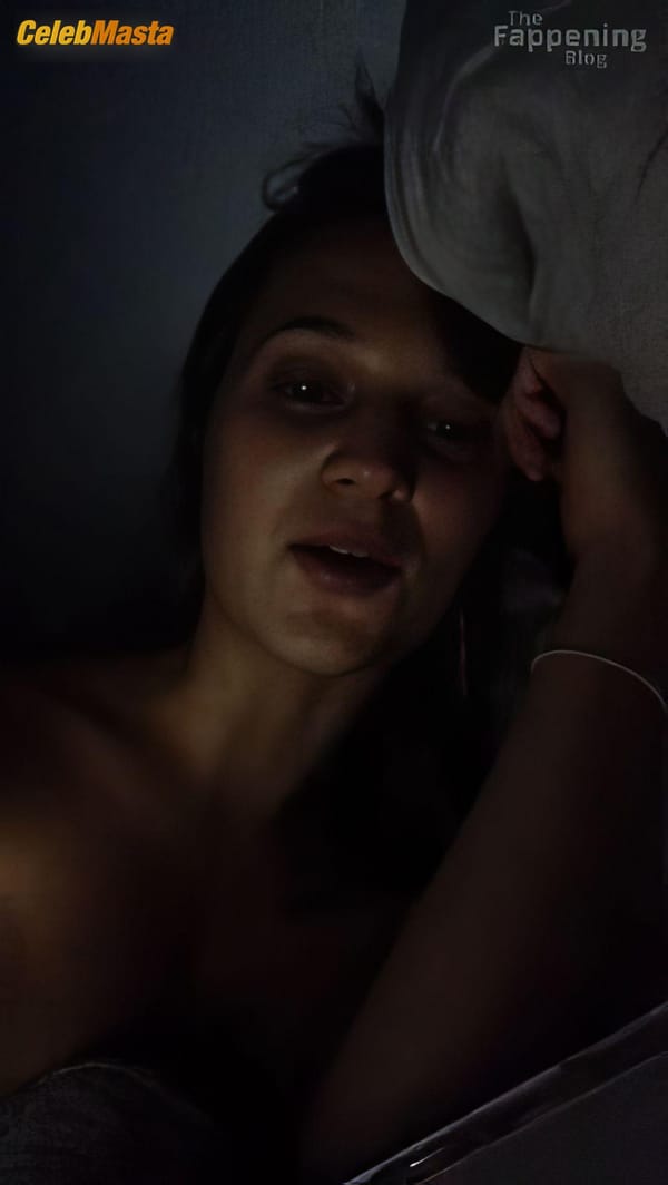 Alicia Vikander Pussy and Breasts Photo Collection photo 2