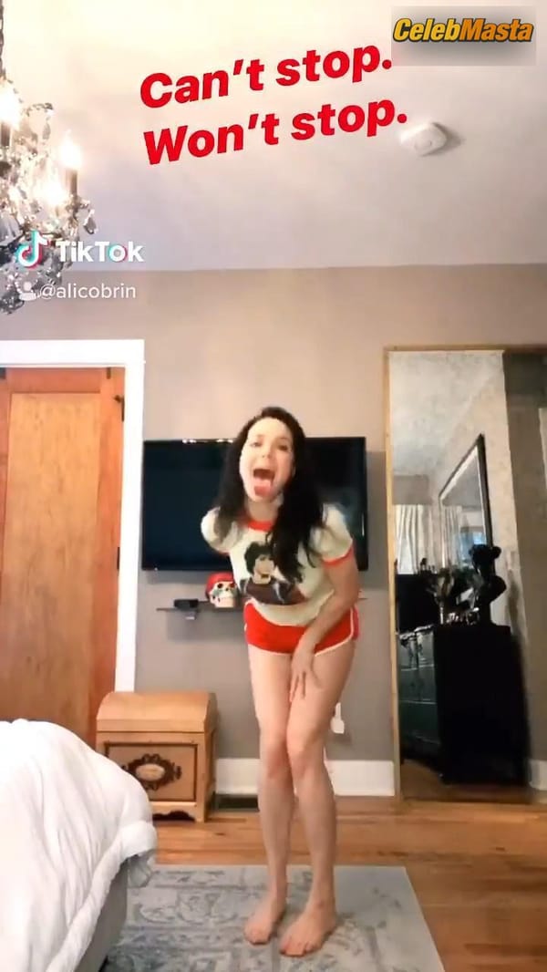 Ali Cobrin new dancing video from TikTok photo 8
