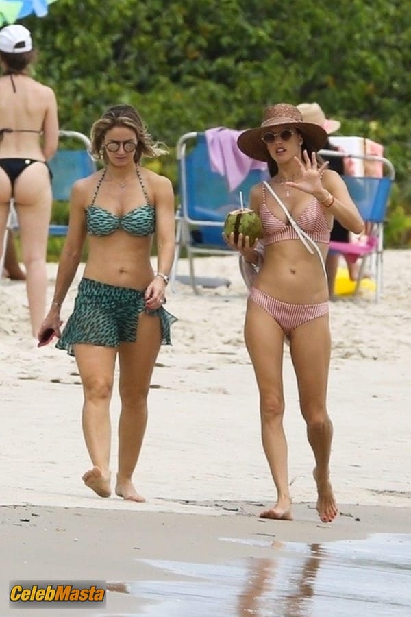 Alessandra Ambrosio returns home to Brazil for a little rest and relaxation before the Christmas holiday photo 39