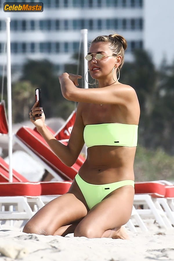 Alina Baikova in Miami Easter Sunday photo 11