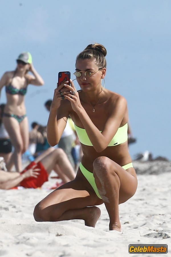 Alina Baikova in Miami Easter Sunday photo 44