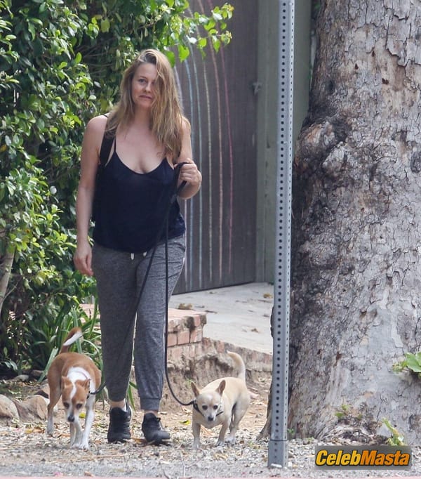 Alicia Silverstone goes for a walk around their neighborhood in Hollywood this afternoon photo 29