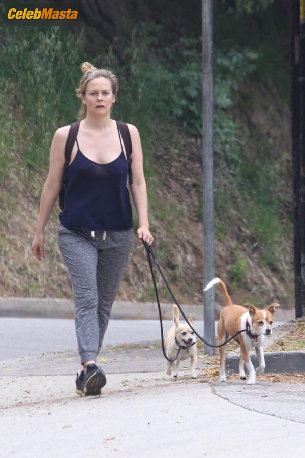 Alicia Silverstone goes for a walk around their neighborhood in Hollywood this afternoon photo 37