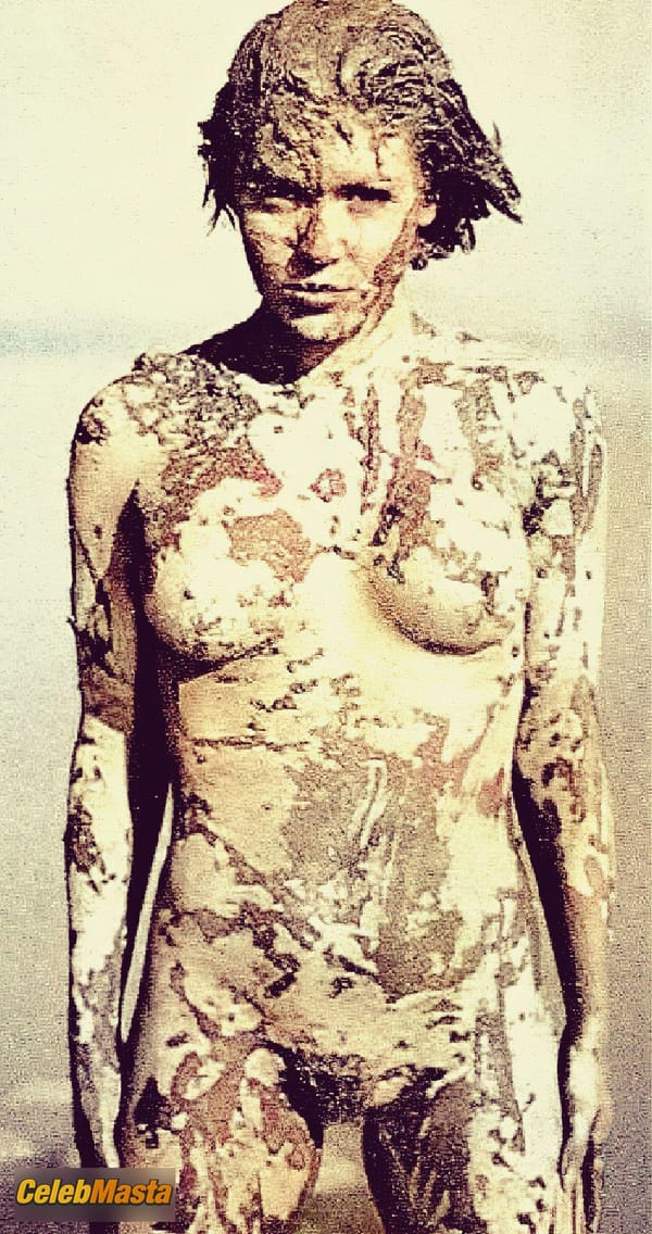Alyssa Milano Poses Fully In An Old Photoshoot photo 20