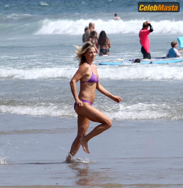 Ali Larter with husband Hayes MacArthur at the beach in Malibu photo 16