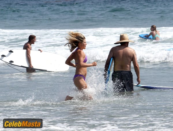 Ali Larter with husband Hayes MacArthur at the beach in Malibu photo 17