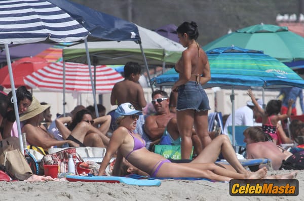Ali Larter with husband Hayes MacArthur at the beach in Malibu photo 19