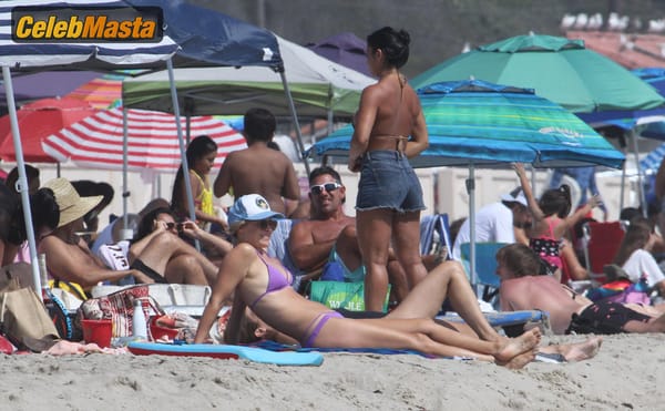 Ali Larter with husband Hayes MacArthur at the beach in Malibu photo 21
