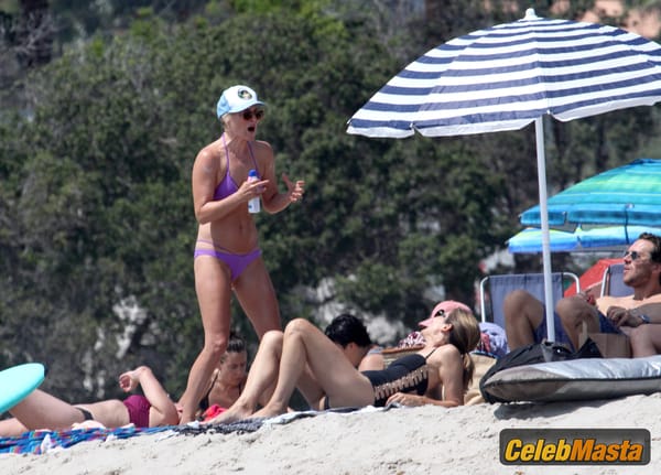 Ali Larter with husband Hayes MacArthur at the beach in Malibu photo 50