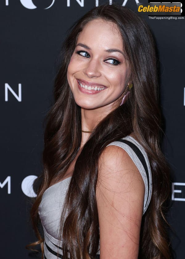 Alexis Knapp Cleavage at the Moonhaven Premiere, Los Angeles photo 39