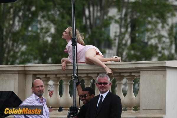 Amanda Seyfried Upskirt On the Set of A Photoshoot in Paris photo 16