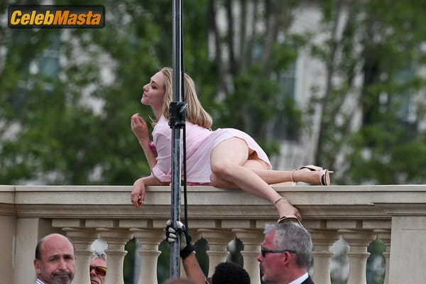 Amanda Seyfried Upskirt On the Set of A Photoshoot in Paris photo 45