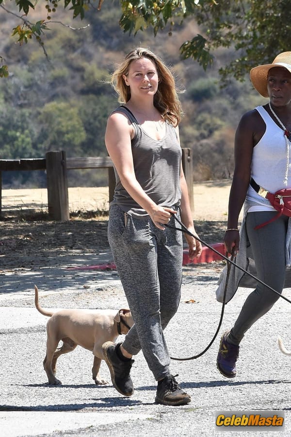 Alicia Silverstone shows pokies while out for a hike with a friend in Los Angeles photo 43