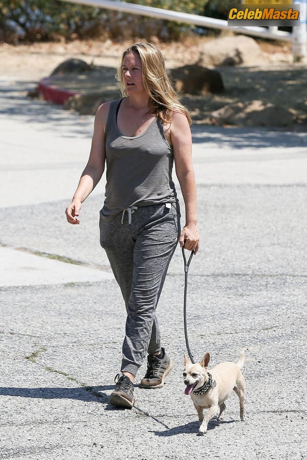 Alicia Silverstone shows pokies while out for a hike with a friend in Los Angeles photo 45