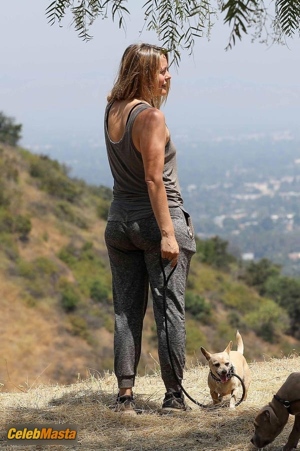 Alicia Silverstone shows pokies while out for a hike with a friend in Los Angeles photo 49