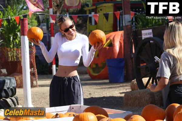 Alexis Ren Shopping For Pumpkins In LA photo 7