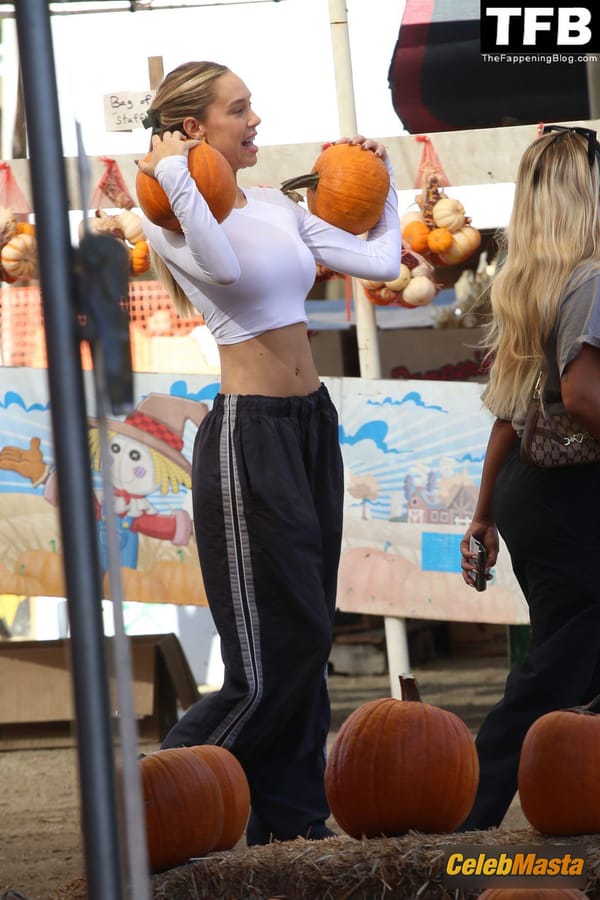 Alexis Ren Shopping For Pumpkins In LA photo 15