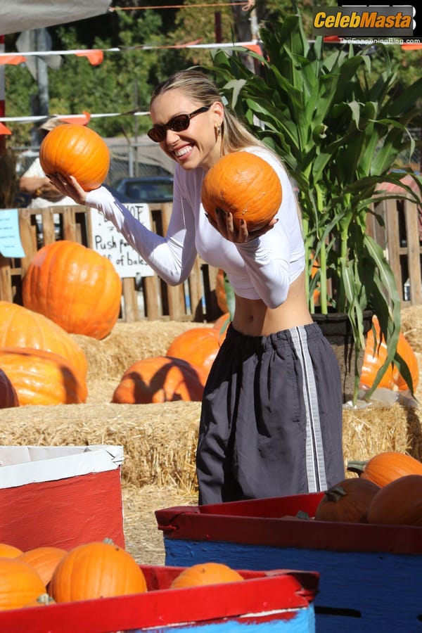 Alexis Ren Shopping For Pumpkins In LA photo 29