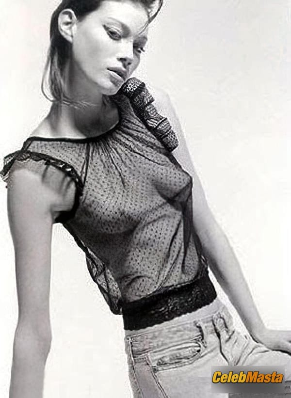 Alyssa Sutherland Staggering Photo Collection photo 20