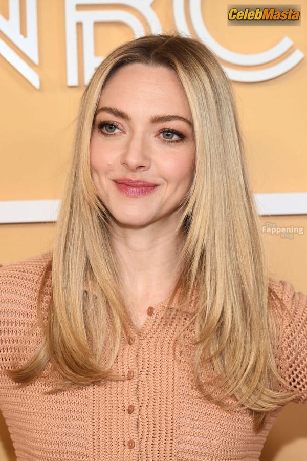 Amanda Seyfried Legs at the NBCU Emmy Kick-Off Luncheon, Los Angeles photo 11