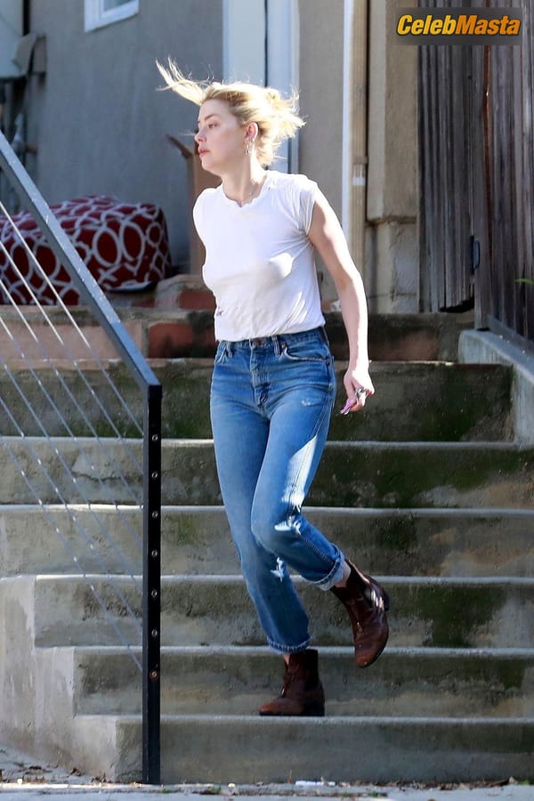 Amber Heard Braless in White T-Shirt Visiting a Friend in Los Angeles photo 15