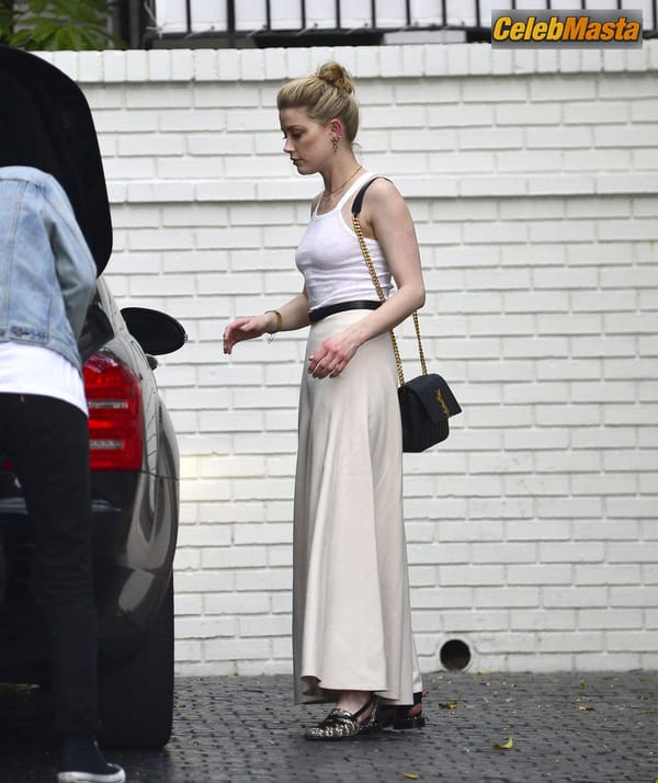Amber Heard arrives at the Chateau Marmont Hotel in Los Angeles (01.04.2019) photo 23